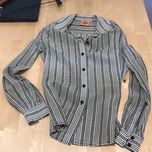 Beautiful Tory Burch 100% silk shirt size 0